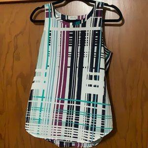 Van Heusen sleeveless top. Great condition.